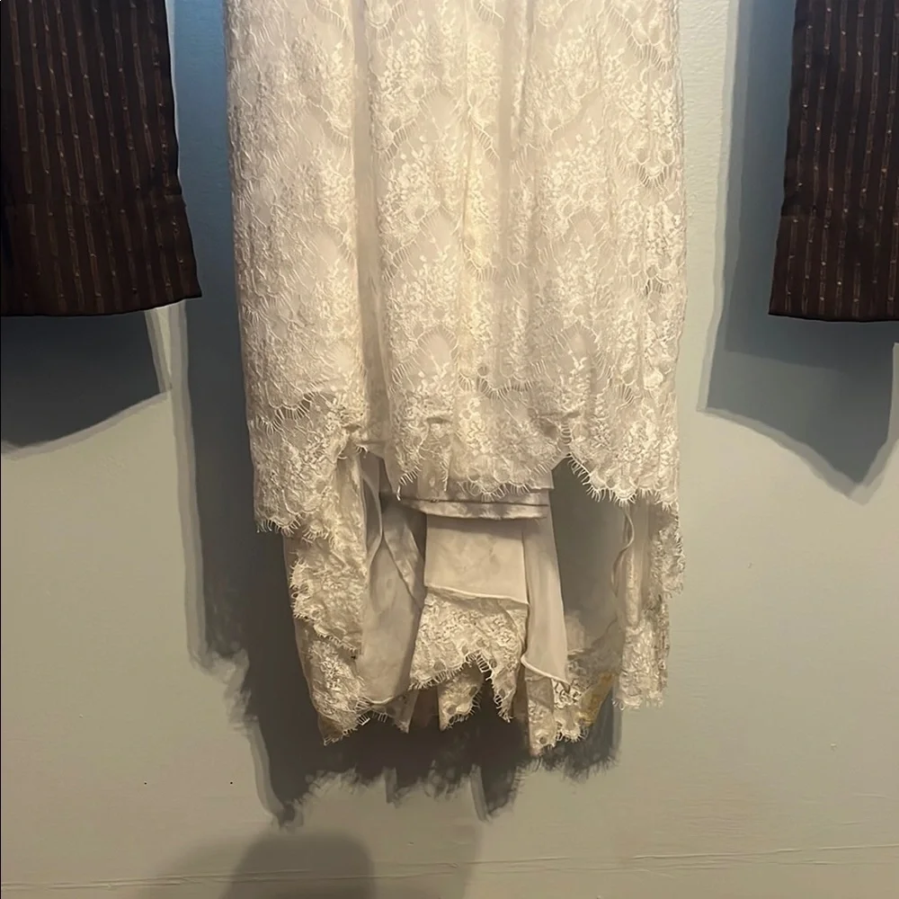 Elegant White Wedding Dress - Picture 5 of 11